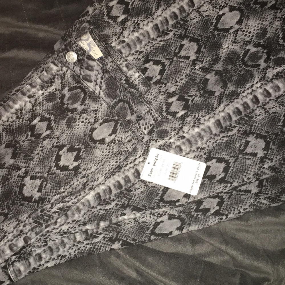 NWT Free People just float on snake print flare - Picture 8 of 8